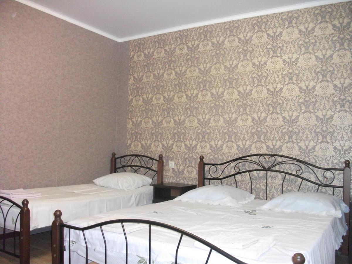 Guesthouse On Kabardinskaya 139A Gagra Ngoại thất bức ảnh
